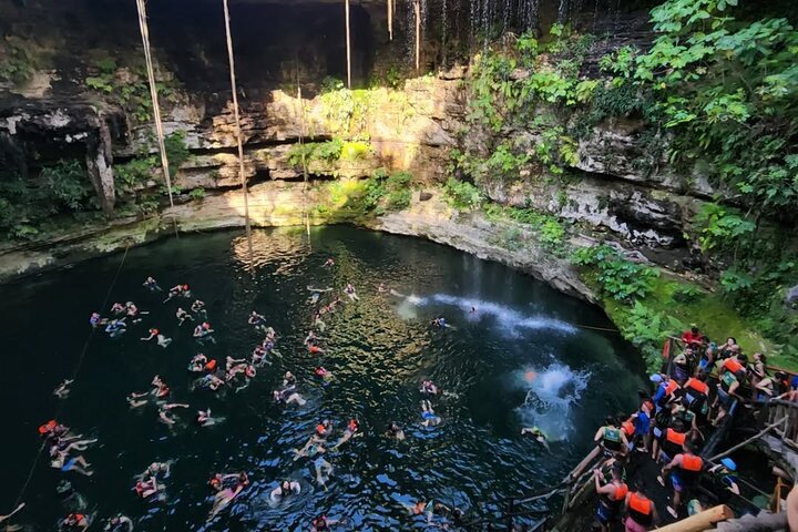 Trip to Chichen Itza with Buffet Breakfast and Saamal cenote