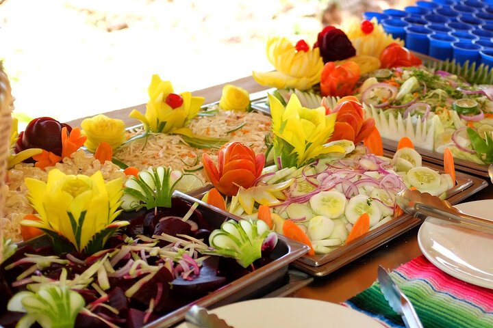 Trip to Chichen Itza with Buffet Breakfast and Saamal cenote