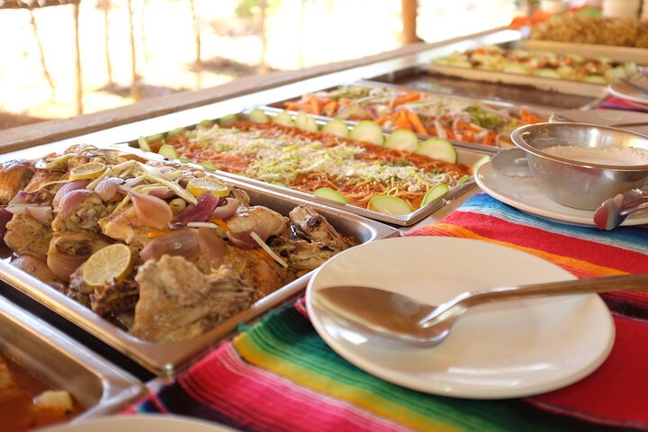 Trip to Chichen Itza with Buffet Breakfast and Saamal cenote