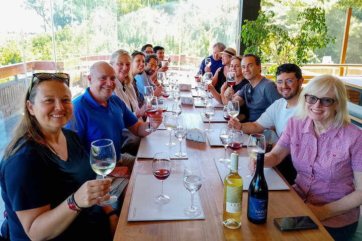 Santiago: Valparaiso, Viña del Mar & Casablanca Wine Tour