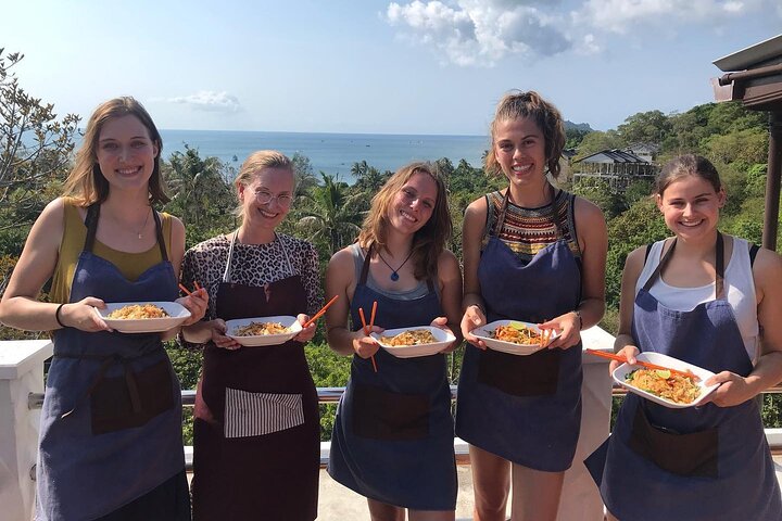 Half Day Thai Cooking Class with Sea View from Koh Tao