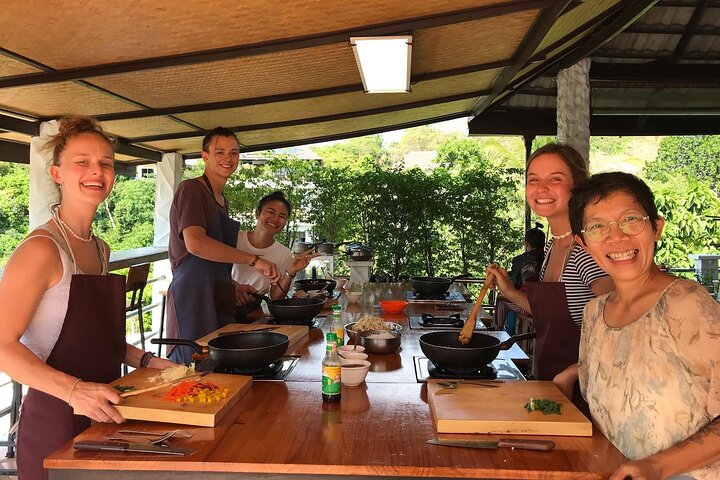 Half Day Thai Cooking Class with Sea View from Koh Tao