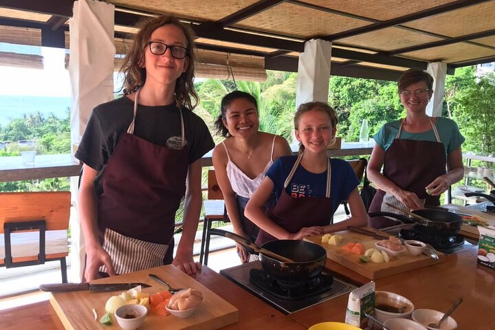 Half Day Thai Cooking Class with Sea View from Koh Tao