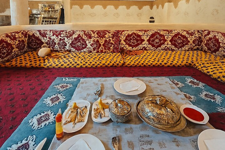 Saudi Arabia Tour from Bahrain with traditional meal