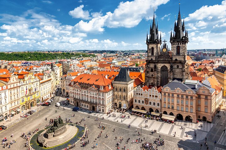 Private Transfer from Cesky Krumlov to Prague, English-speaking driver