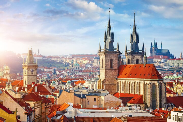 Private Transfer from Cesky Krumlov to Prague, English-speaking driver