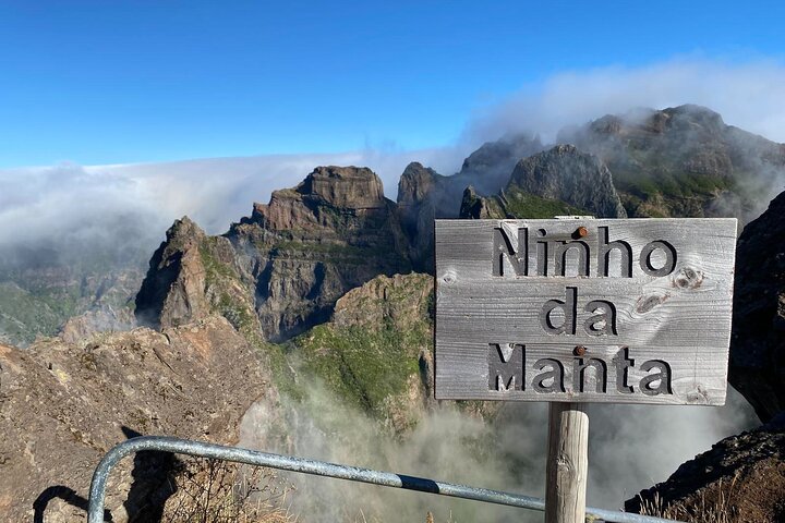 PR1 Sunrise Pico do Arieiro Self-Guided Hiking Transfer