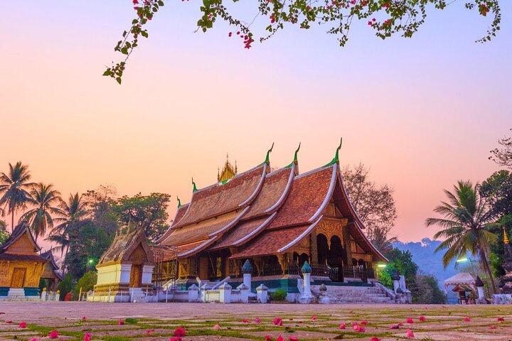 Luang Prabang Private Cultural Tour and Pak Ou Caves River Cruise