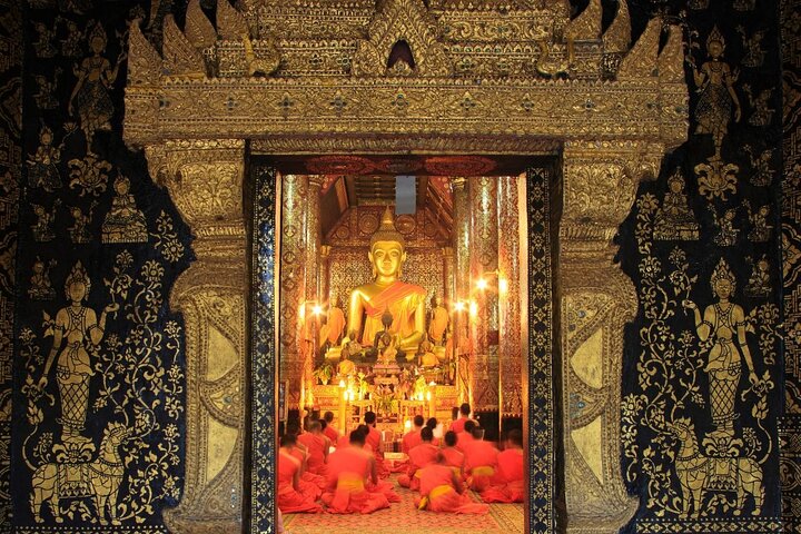 Luang Prabang Private Cultural Tour and Pak Ou Caves River Cruise