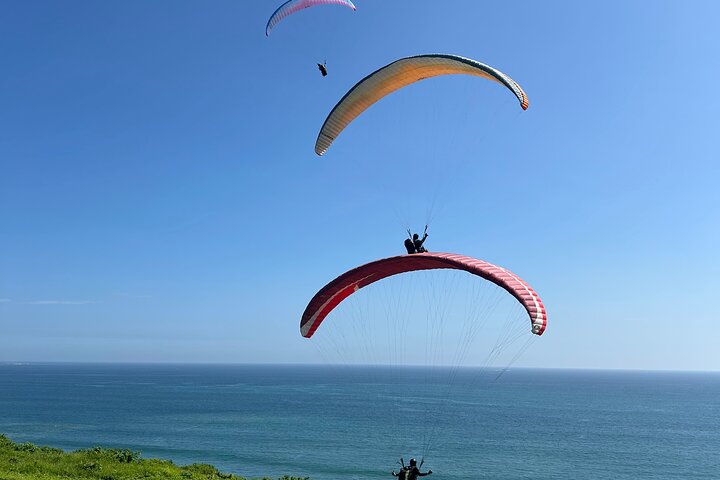 Ecuador Paragliding Montañita