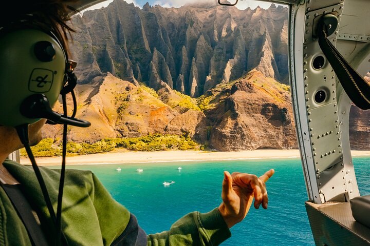 KAUAI LUXURY 60-Minute Doors-Off Helicopter ADVENTURE
