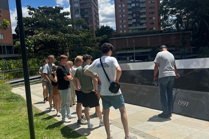 Pablo Escobar Tour : Museum, History and Beer