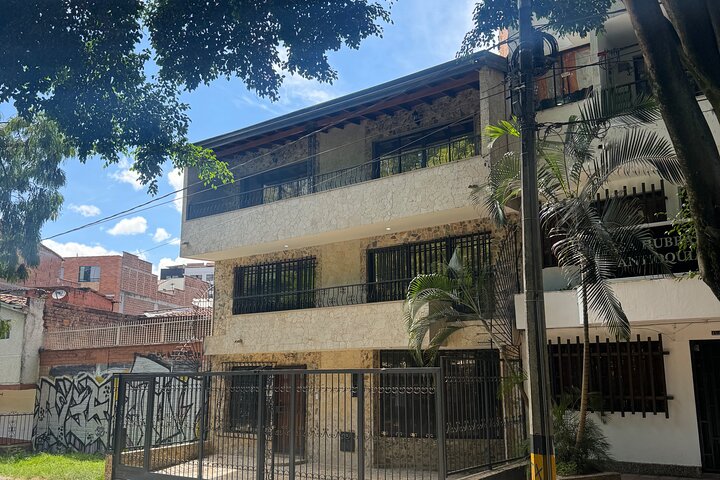 Pablo Escobar Tour : Museum, History and Beer