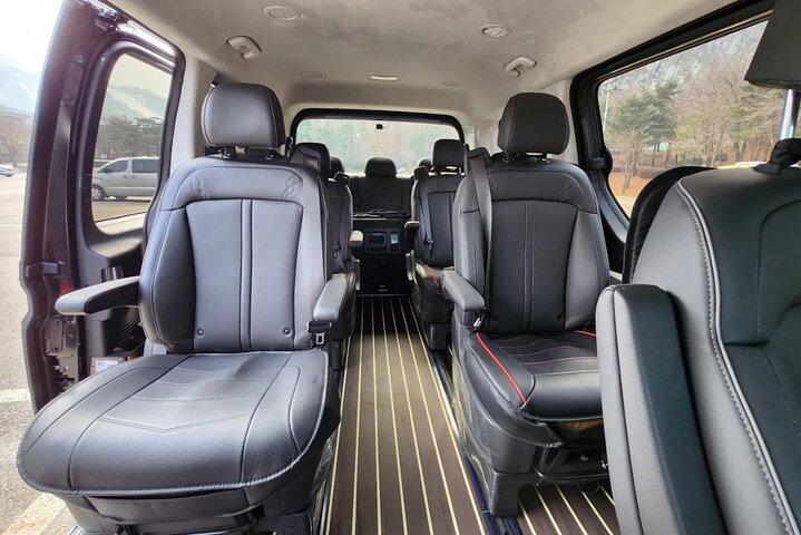 Private Airport Transfer : Incheon to/from Seoul (up to 7 pax)