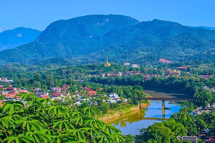 Luang Prabang Private Cultural Tour and Pak Ou Caves River Cruise
