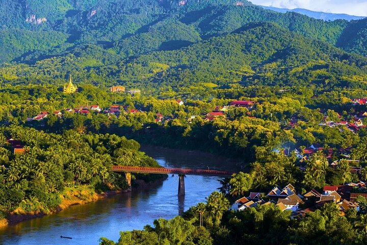 Luang Prabang Private Cultural Tour and Pak Ou Caves River Cruise