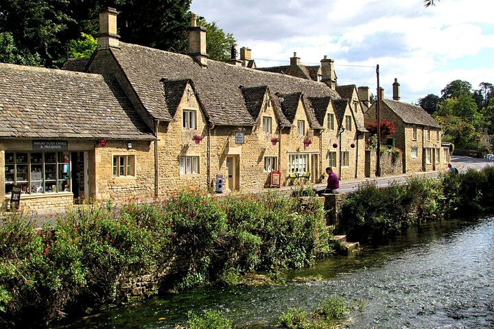 Private Full Day Cotswolds Tour from London Historic Towns