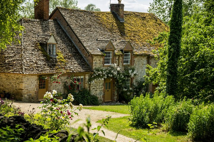Private Full Day Cotswolds Tour from London Historic Towns