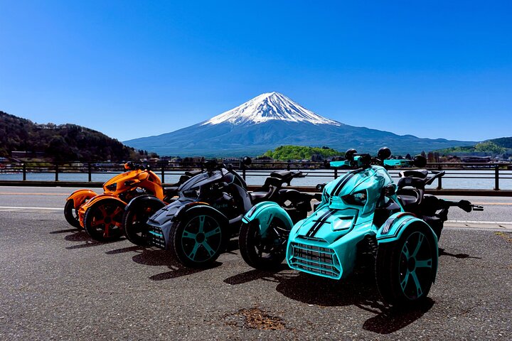 Mt. Fuji Scenic Trike Ride in Lake Kawaguchiko