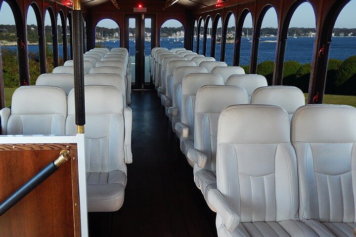 Newport Gilded Age Mansions Trolley Tour w/ Breakers Ticket (8+)