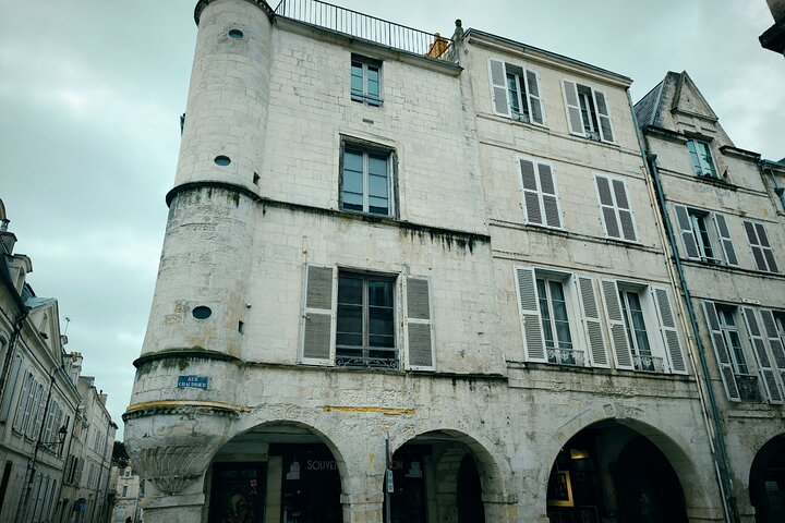 La Rochelle: Old Town and Maritime Heritage Private Tour