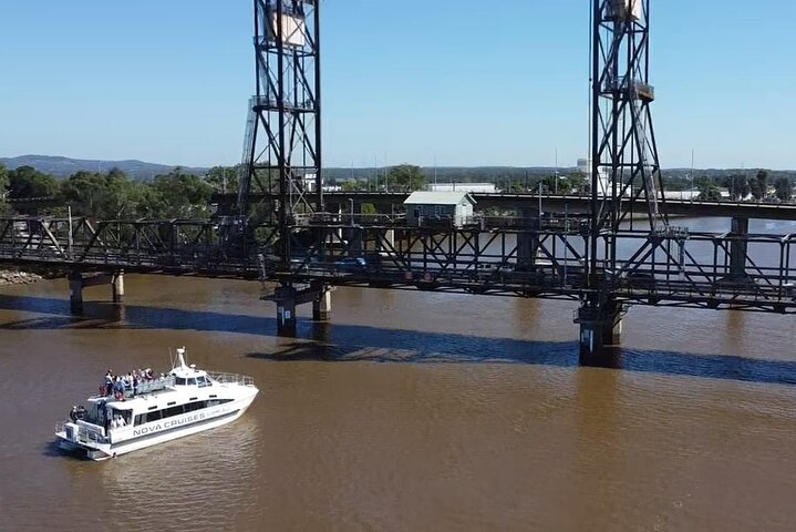 Hunter River Discovery Cruise with Lunch and Devonshire Tea