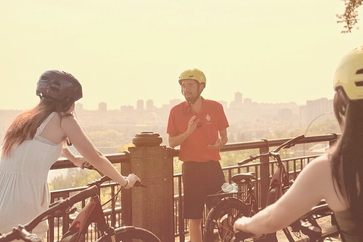 Edmonton City Highlights 3 Hour Bike Tour, E-Bike Upgrade Avail.