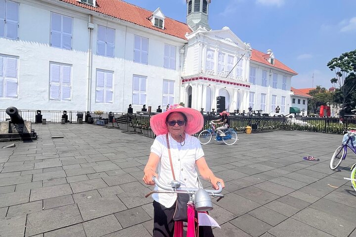 Jakarta Half-Day Sightseeing Tour To Modern City and Old Town