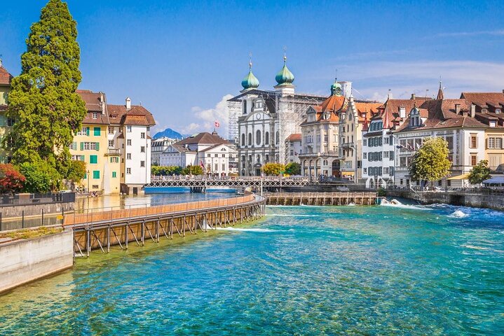From Bern: Premium Panoramic train, Lucerne & Interlaken Alps