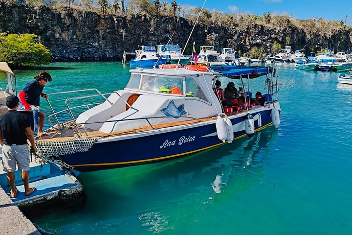 "Galapagos Discovery Premium – Bay Tour - 4 Days / 3 Nights"