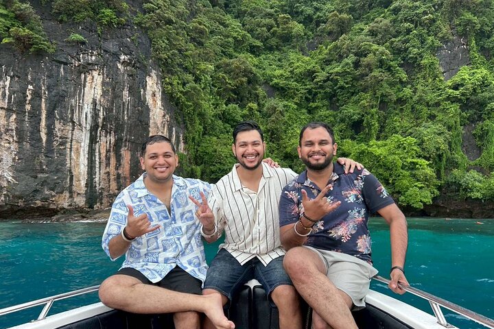 Best of Phi Phi Island Adventure Day Tour with Lunch from Phuket