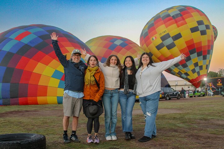 Hot Air Balloon Flight Teotihuacan + Pickup + Breakfast Cave