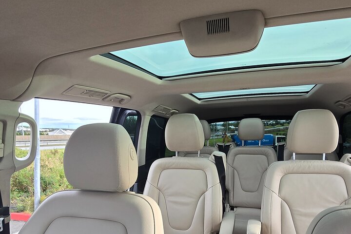 Keflavik Airport: One-way Private Transfer to/from Reykjavik