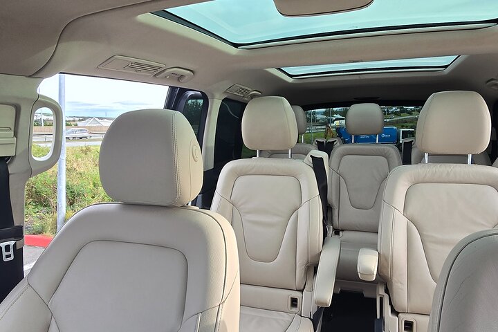 Keflavik Airport: One-way Private Transfer to/from Reykjavik