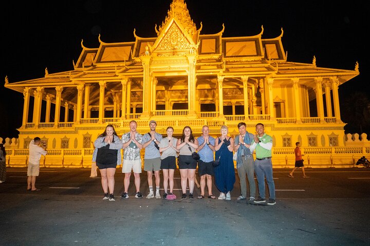 Phnom Penh Evening Foodie Vespa Tour / Tuk Tuk Available