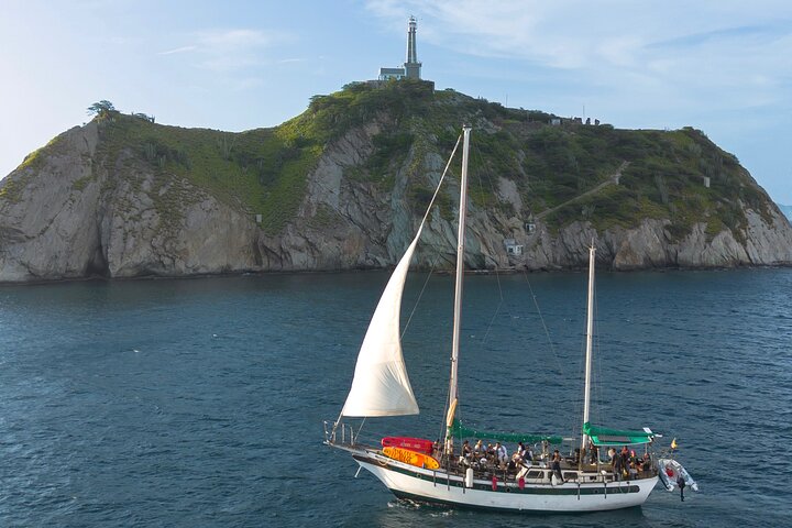 Tayrona Sailing Sailboat trip