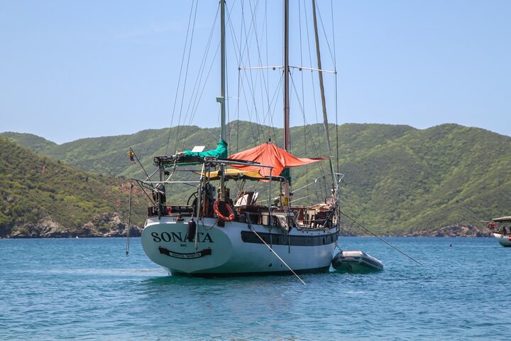 Tayrona Sailing Sailboat trip