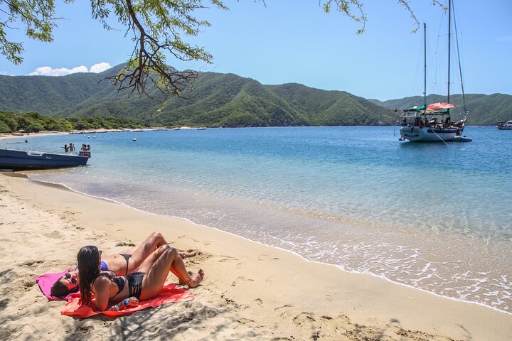 Tayrona Sailing Sailboat trip