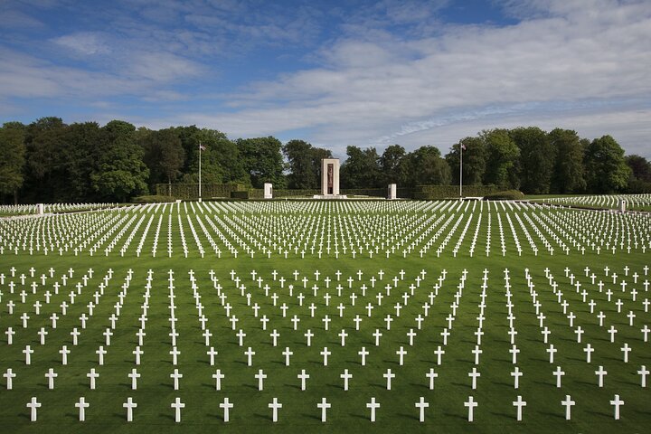 Luxembourg: WWII Battlefield, Castle & Abbey Private Day Tour