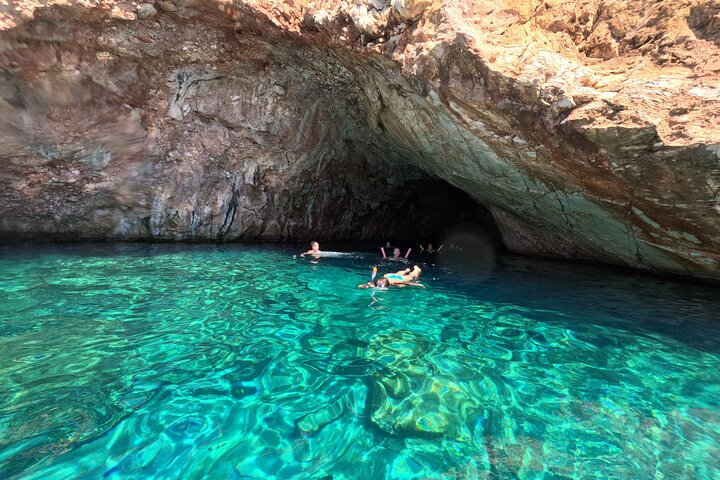 Naxos: Shared Traditional Boat Trip to Rina Cave from Panermos.