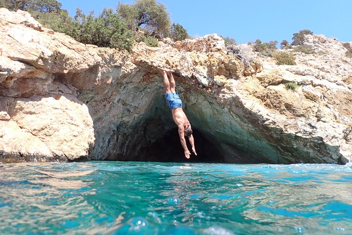 Naxos: Shared Traditional Boat Trip to Rina Cave from Panermos.