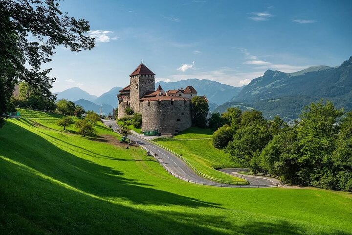 Discover 4 Countries in One Day from Zurich in Small Group