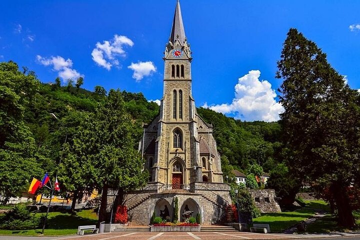 Discover 4 Countries in One Day from Zurich in Small Group