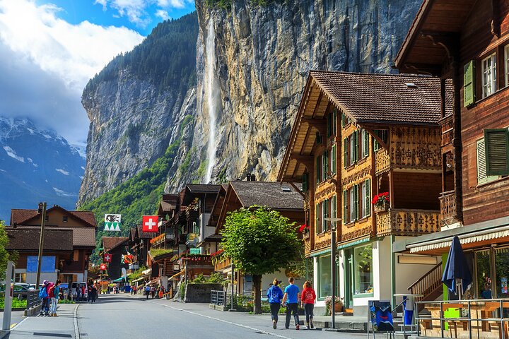 Lauterbrunnen-Mürren: Swiss Alps Small Group Tour from Bern