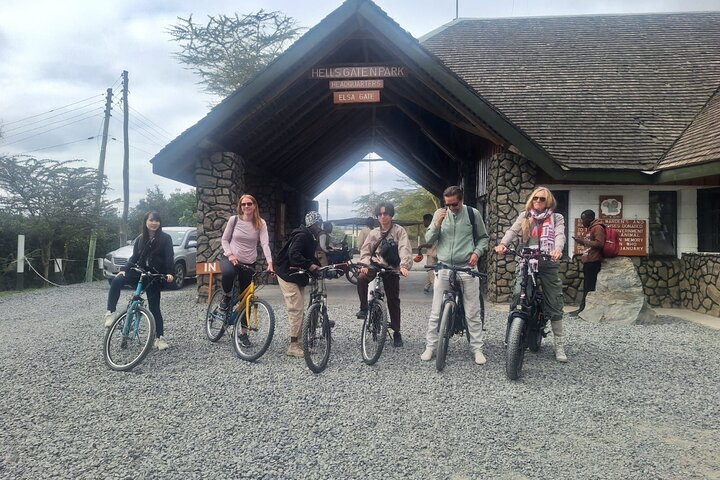 Full-Day Tour to Hell's Gate and Lake Naivasha from Nairobi
