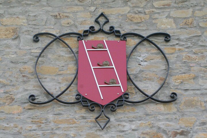 Winery Tour & Tasting near Lake Trasimeno & Perugia