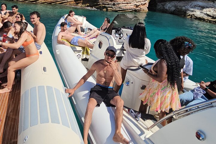 Speedboat Tour Swimming Snorkeling in Pigeon Cave Mirror Beach