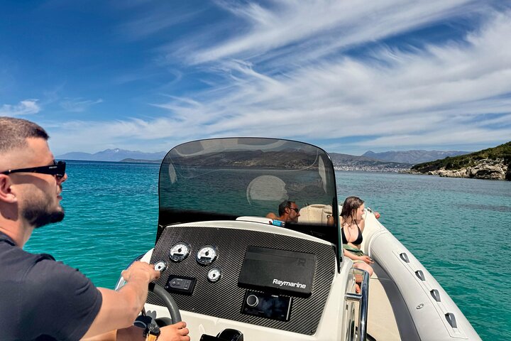 Speedboat Tour Swimming Snorkeling in Pigeon Cave Mirror Beach