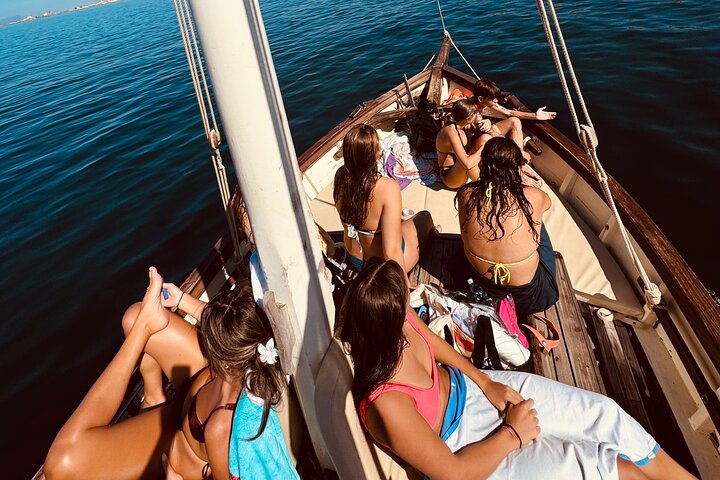 Cagliari boat tour : 5 swim stops, snorkeling & Sardinian aperitif