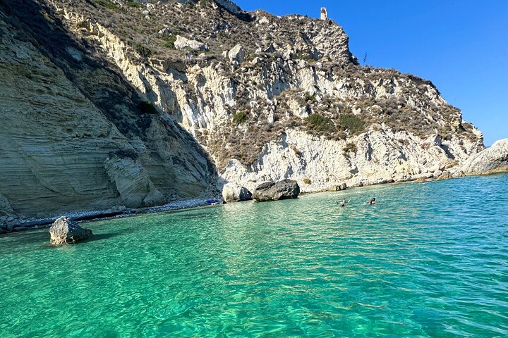 Cagliari boat tour : 5 swim stops, snorkeling & Sardinian aperitif